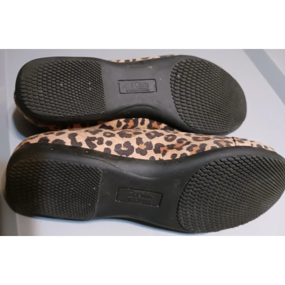 Cliffs by White Mountain Clara Leopard Print Loafer Ballet‎ Flats, Size 6.5